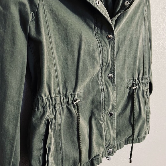 Small Olive Green Layered Jacket - Picture 2 of 6